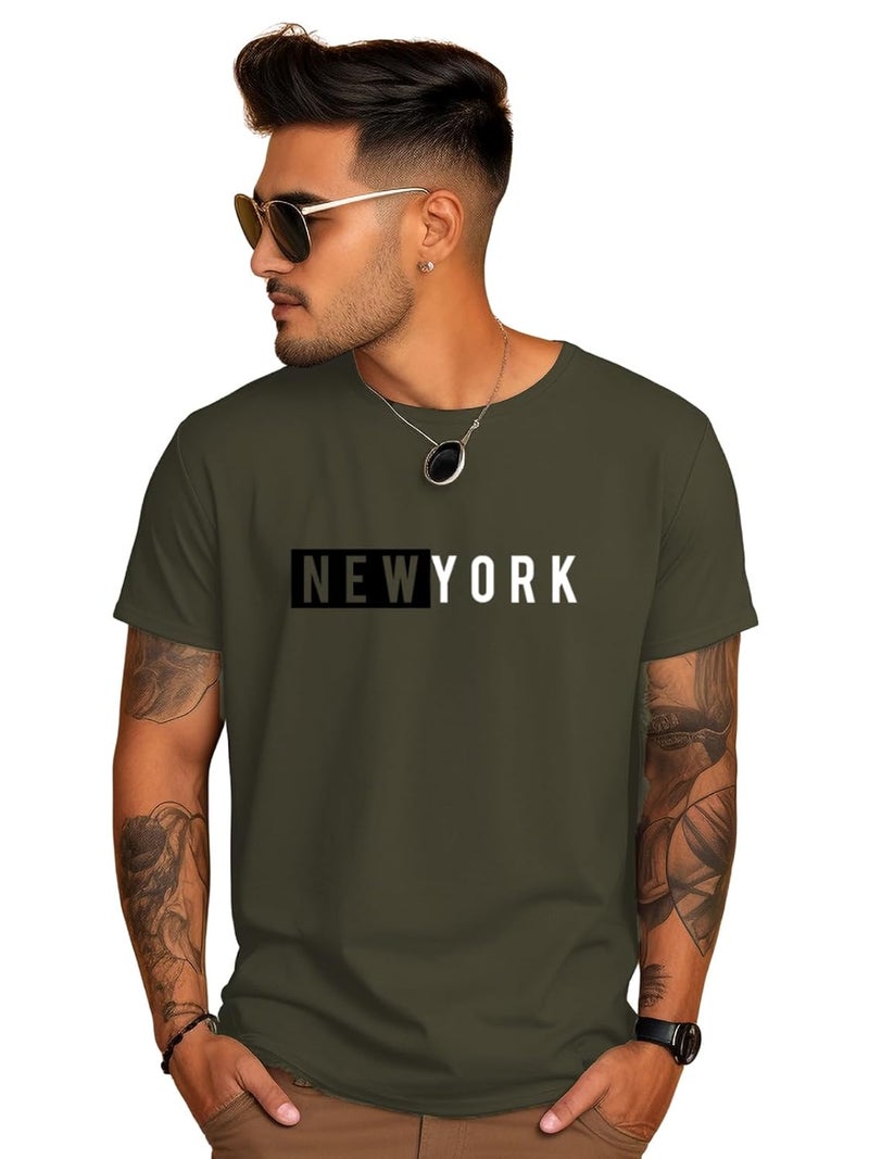 adro تي شيرت ADRO للرجال باللون الأخضر الزيتوني مع تصميم جرافيك نيويورك - Image 4