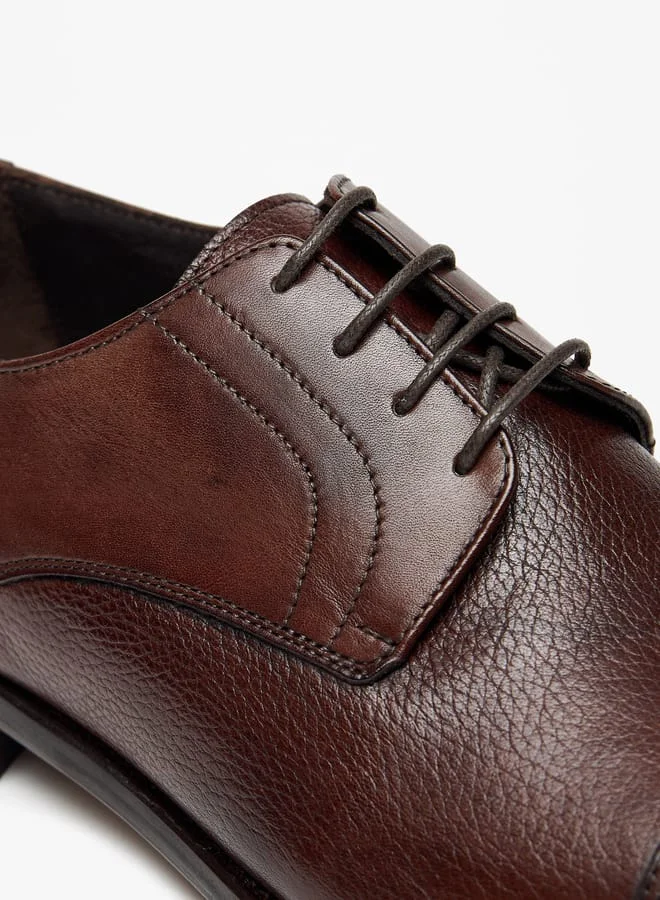 دوتشيني Mens Textured Derby Shoes with Lace-Up Closure