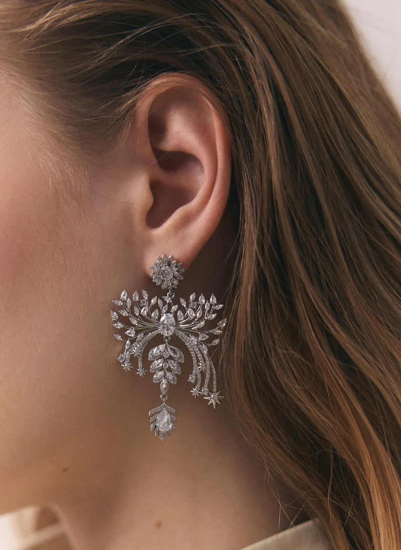 Intricate stud earrings with different-sized stones