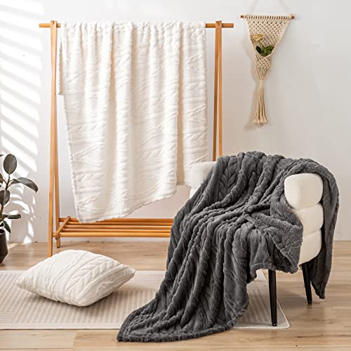 YUSOKI Sherpa Throw Blanket-3D Stylish Design Super Soft Fuzzy Cozy Warm Blanket Thick Plush Fluffy Furry Blankets for Teen Girls Women Couch Bed Sofa Chair Men Boys Gift(Ivory,50"x65") - Image 5