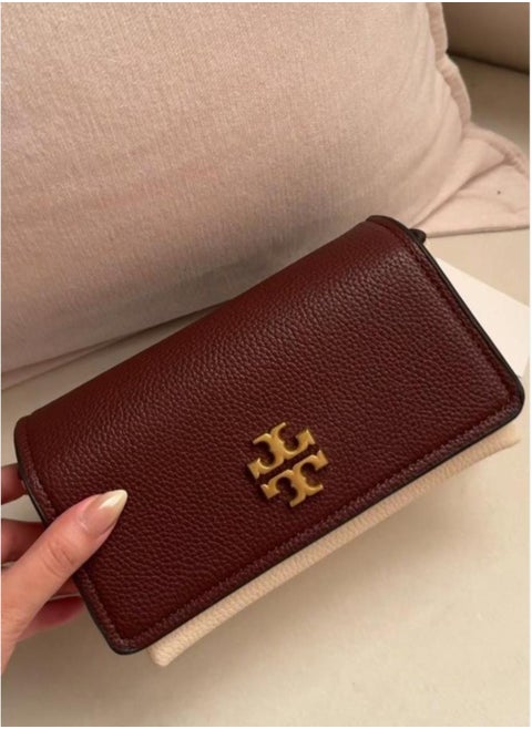 Simple and modern Tory Burch shoulder bag