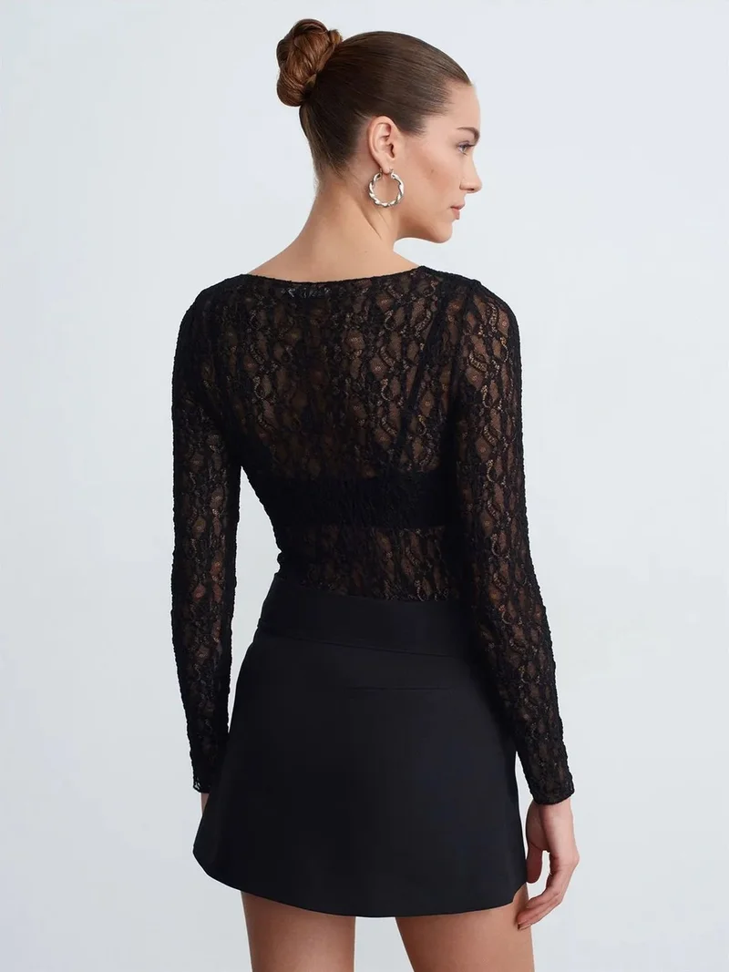 ديلفين DILVIN Slim Fit Lace Boat Neck Blouse