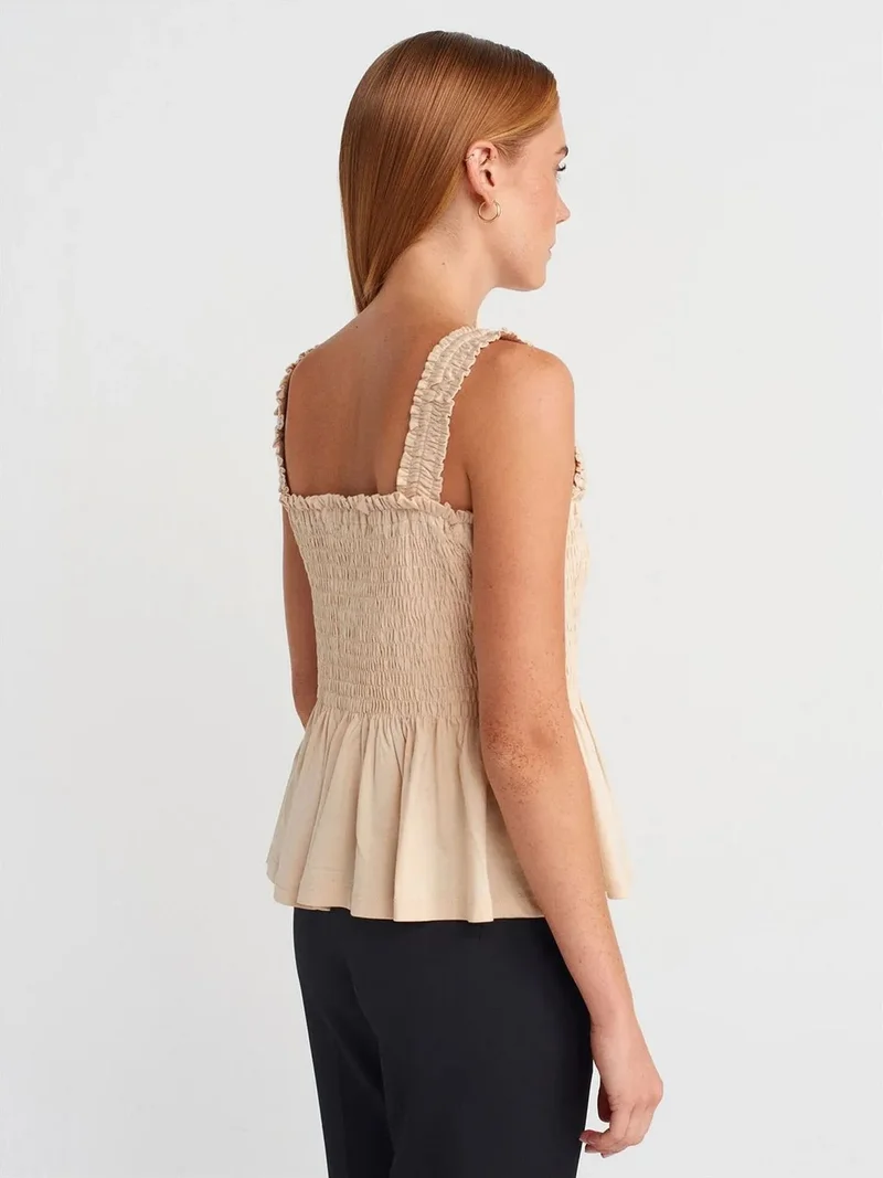ديلفين Dilvin Square-Neck Frilly Sleeveless Blouse