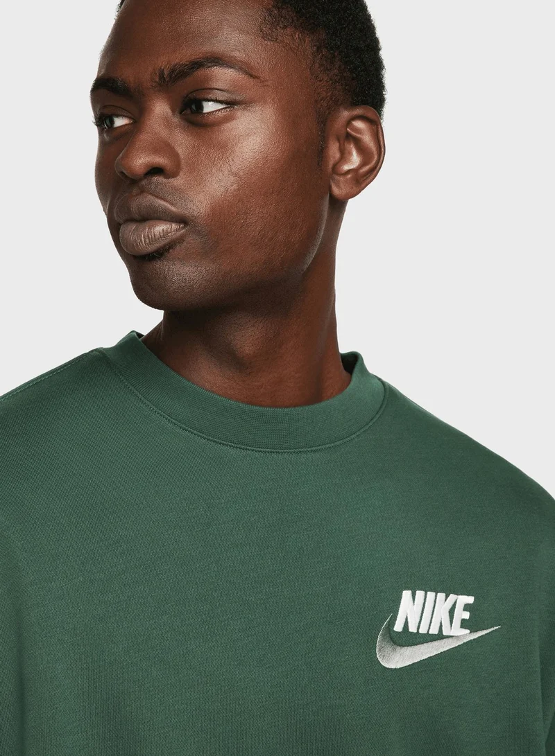 Nike Essential Club Sweatshirt