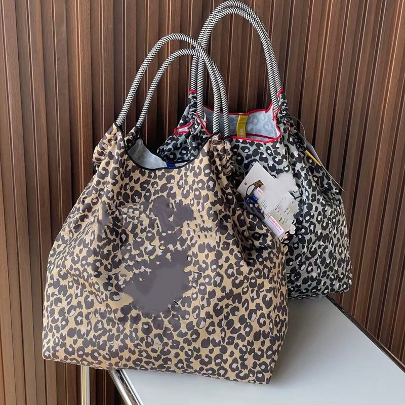 Women's Leopard Print Large Capacity Shoulder Bag - Image 2