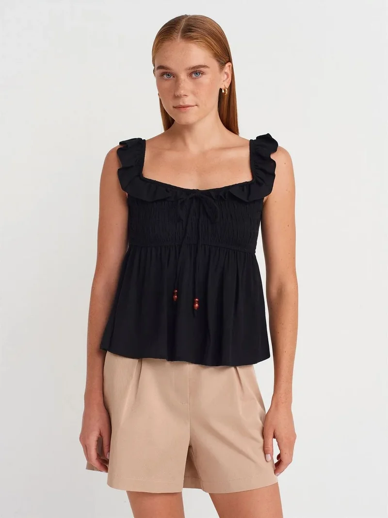 Dilvin Dilvin Sleeveless Square-neck Blouse With Tie Front