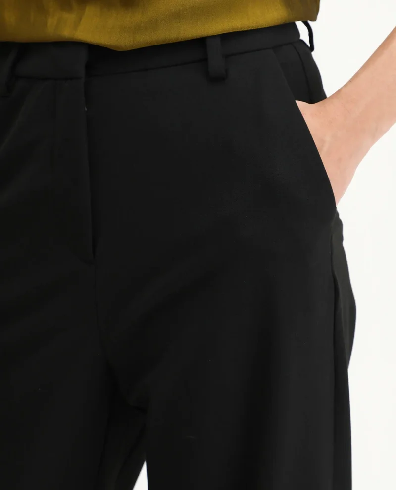 Rareism Women's Solid Straight Fit Trouser