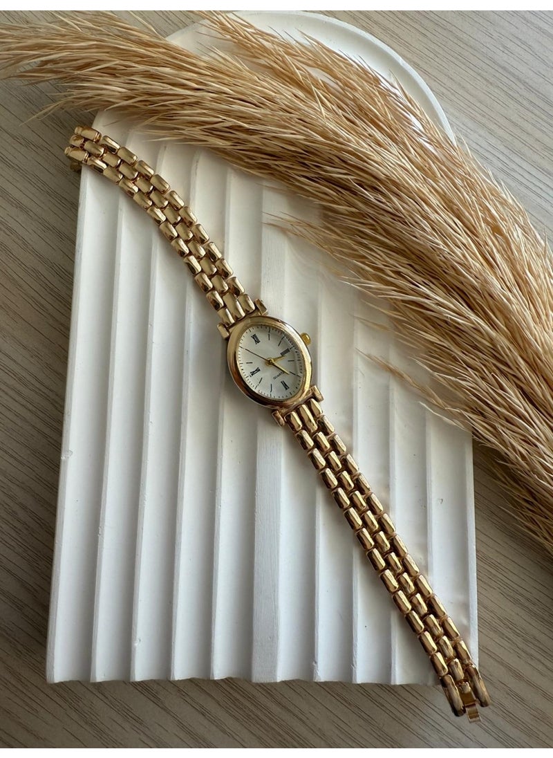 QUARTZ - Retro Minimal Straw Strap Vintage Women's Wristwatch - Image 1