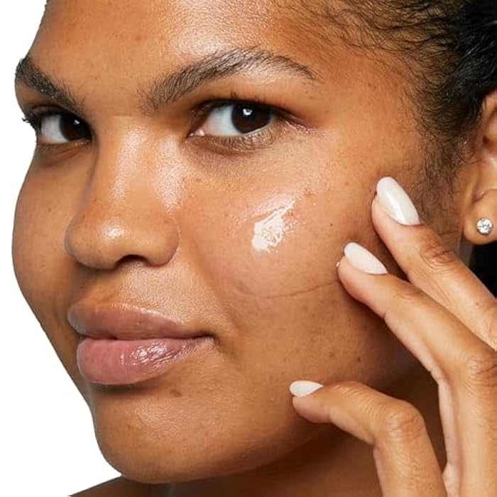 Clinique Dramatically Different Hydrating Jelly Lightweight Oil Free Face Moisturizer With Hyaluronic Acid For All Skin Types - Image 5