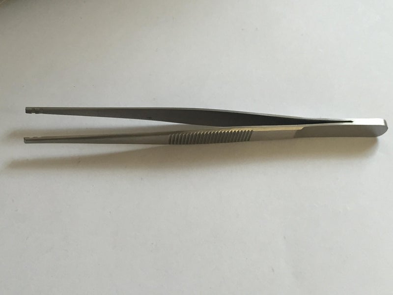 EuroTool Screw-Holding Tweezer, V-Shaped, 4-3/8 Inch | TWZ-808.00 - Image 1