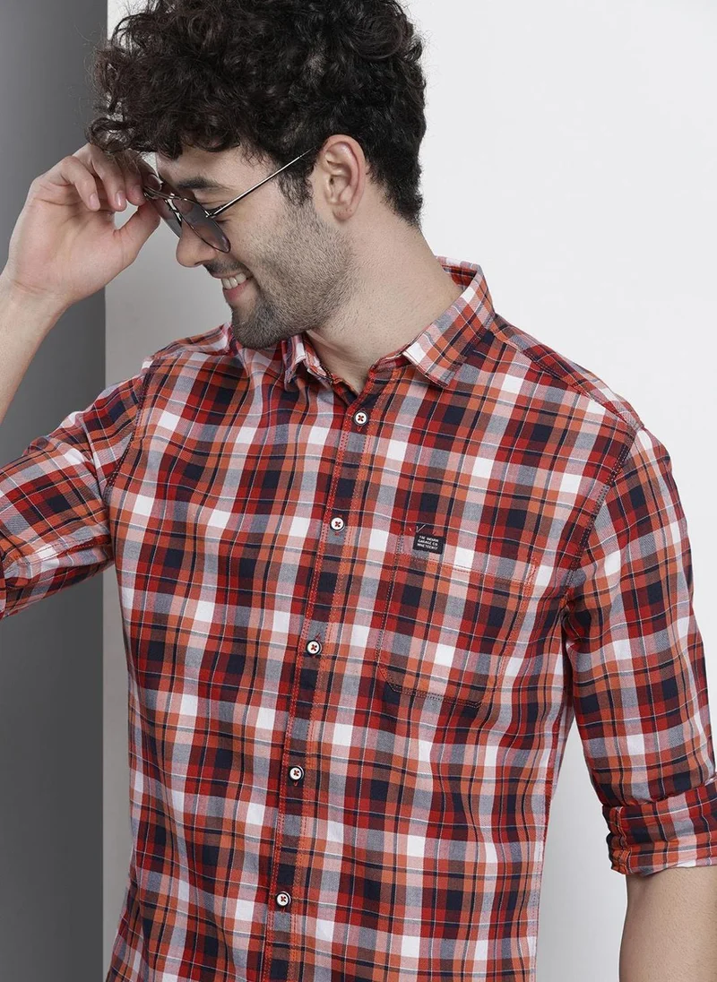 The Indian Garage Co Men Slim Fit Checkered Full Sleeves Spread Collar Casual Shirt