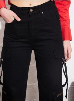 SASSAFRAS Zipper Pocket Cargo Straight Jeans by Styli  - Image 4