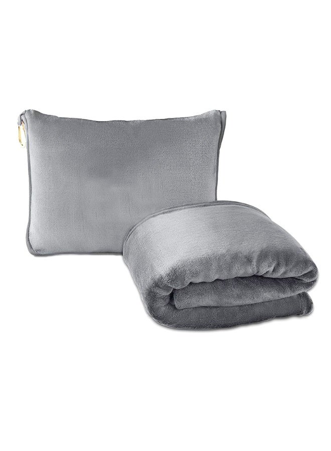 بطانية ووسادة سفر - فائقة النعومة، صغيرة الحجم وخفيفة الوزن، 60×50 بوصة، مع حقيبة حمل، وجيب أمتعة، ومشبك حقيبة ظهر لراحة الطائرة (رمادي) - Image 1