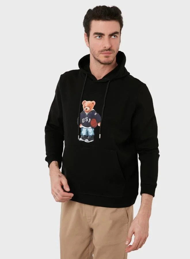 بوراتي سويت شيرت بغطاء رأس قطني مطبوع من بوراتي بجيوب كنغر للرجال