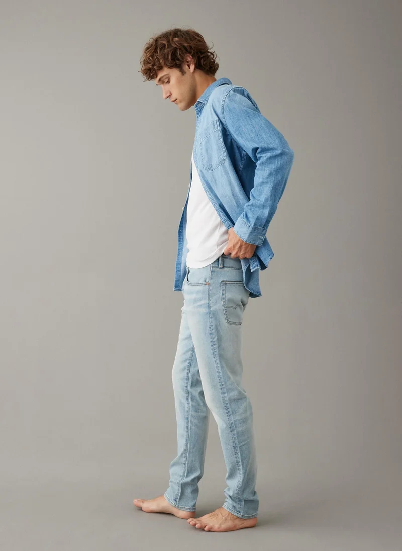 امريكان ايجل Light Wash Ultrasoft Athletic Regular Fit Jeans