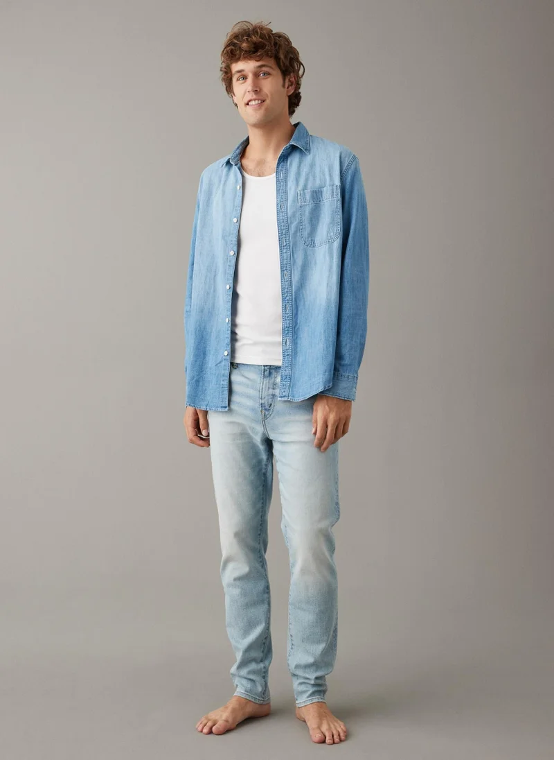 امريكان ايجل Light Wash Ultrasoft Athletic Regular Fit Jeans