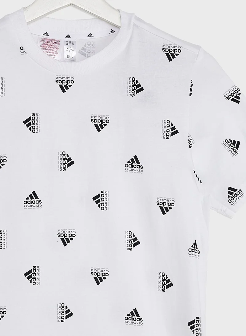 adidas تيشيرت بطبعة على كامل التصميم