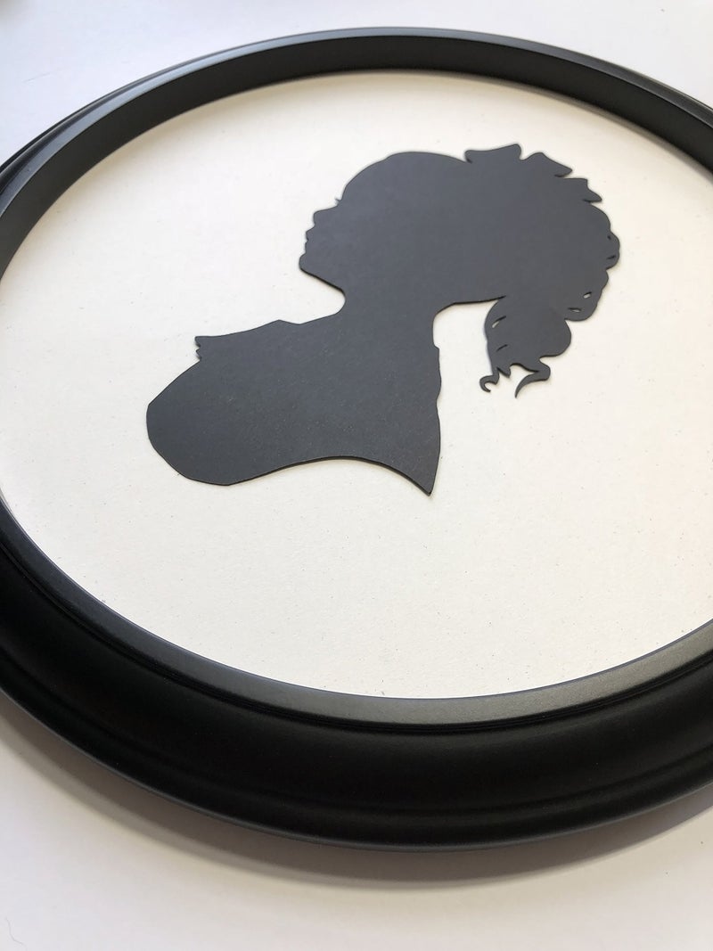CUT ARTS Round Black 10" Picture Frame - Image 2