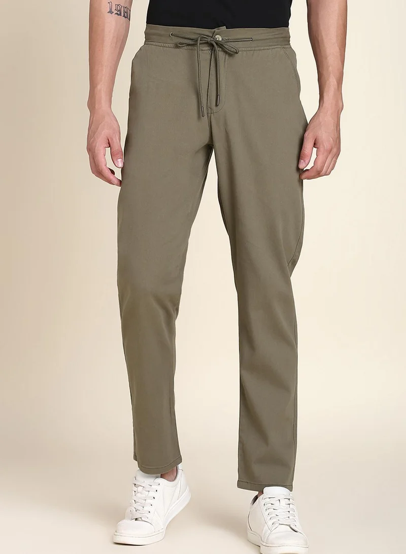 دينيس لينغو Men's Light Olive Cotton Blend Solid Pattern Full Length Tapered Trouser