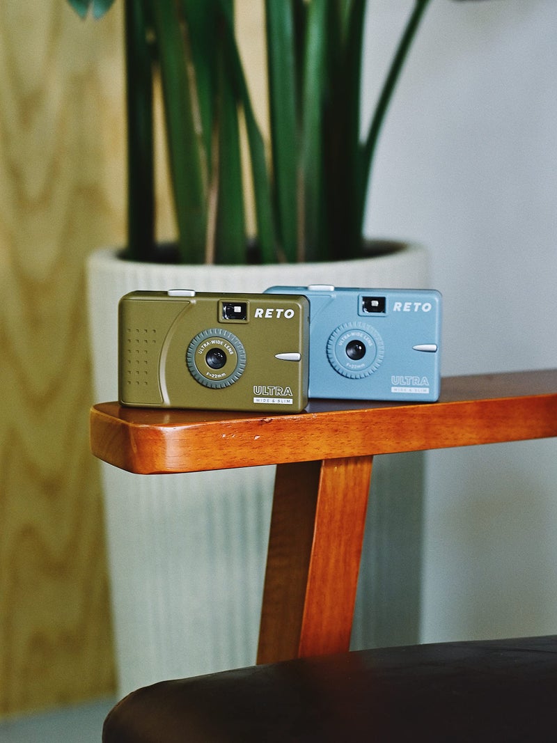 RETO Ultra Wide and Slim 35mm Reusable Daylight Film Camera - 22mm Wide Lens, Focus Free, Light Weight, Easy to Use (Olive) - Image 2