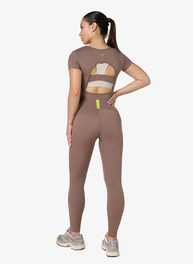 سكوات وولف بودي سوت بأداء بظهر مفتوح