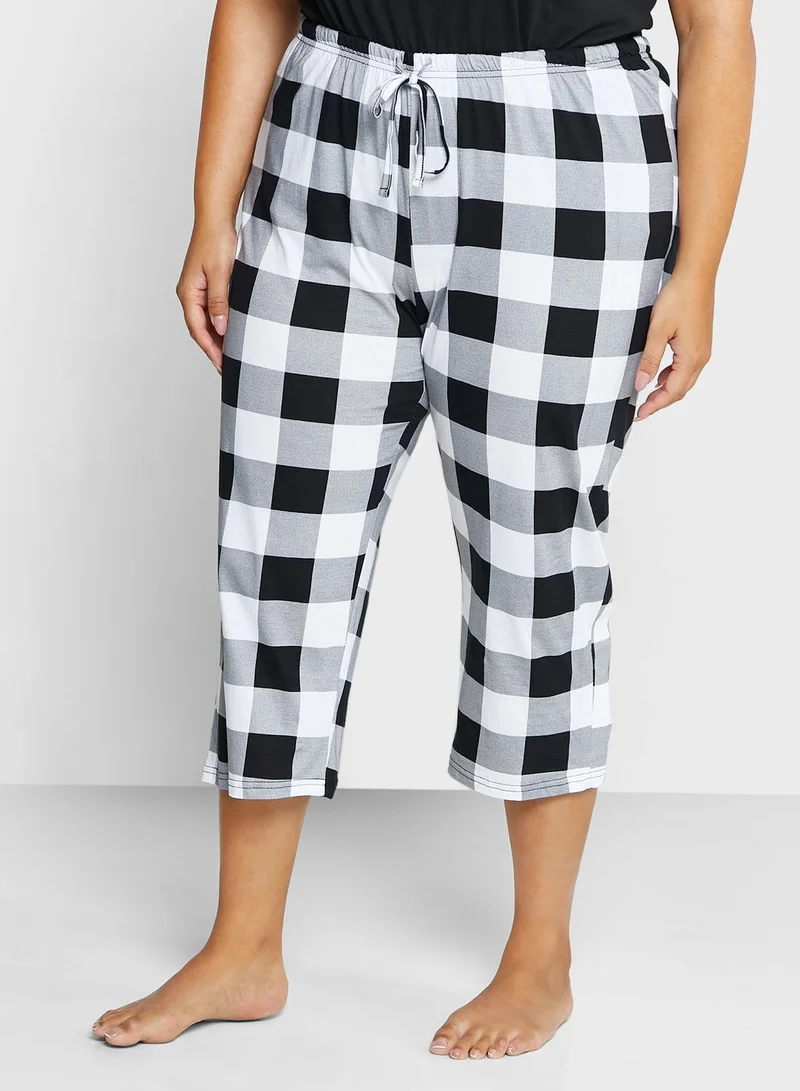 Avenue Checked Shorts & V-Neck T-Shirts Set