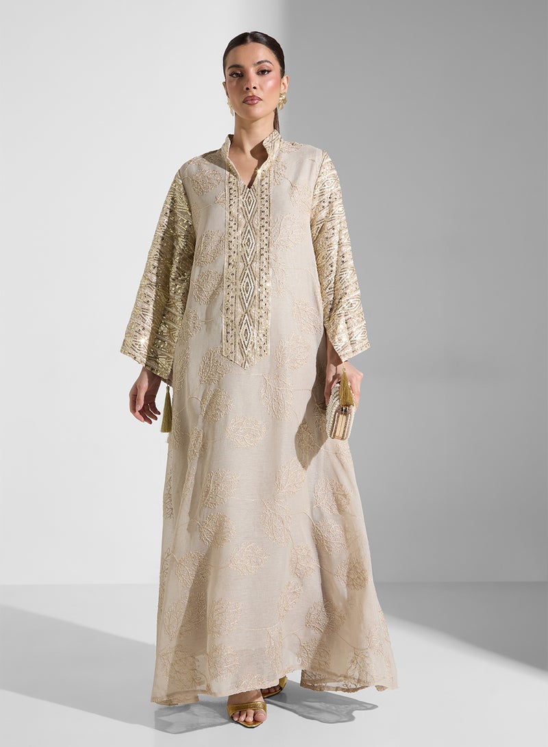 Khizana Embroidred Abaya - Image 4