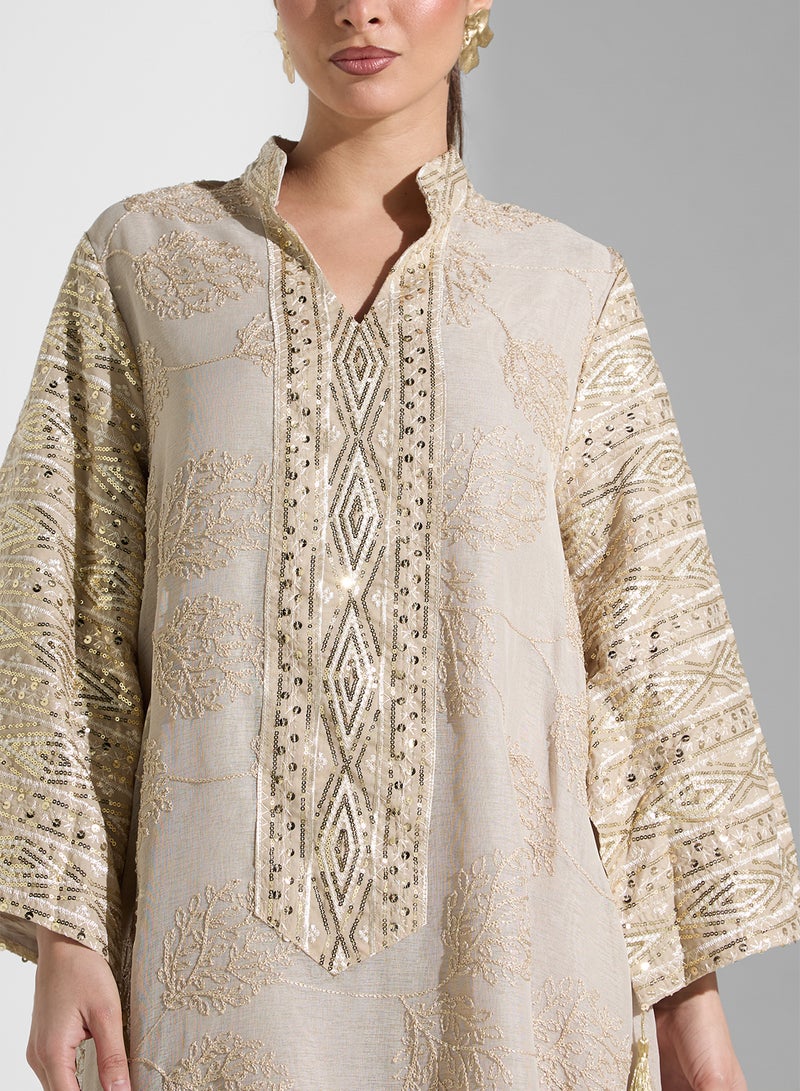 Khizana Embroidred Abaya - Image 3