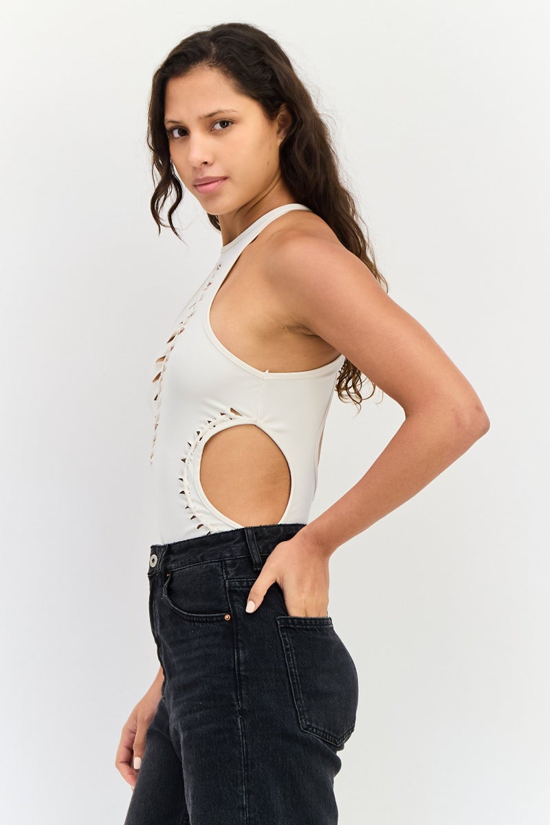 Bershka بدلة نسائية بدون أكمام بتمزق، كريمي - Image 4