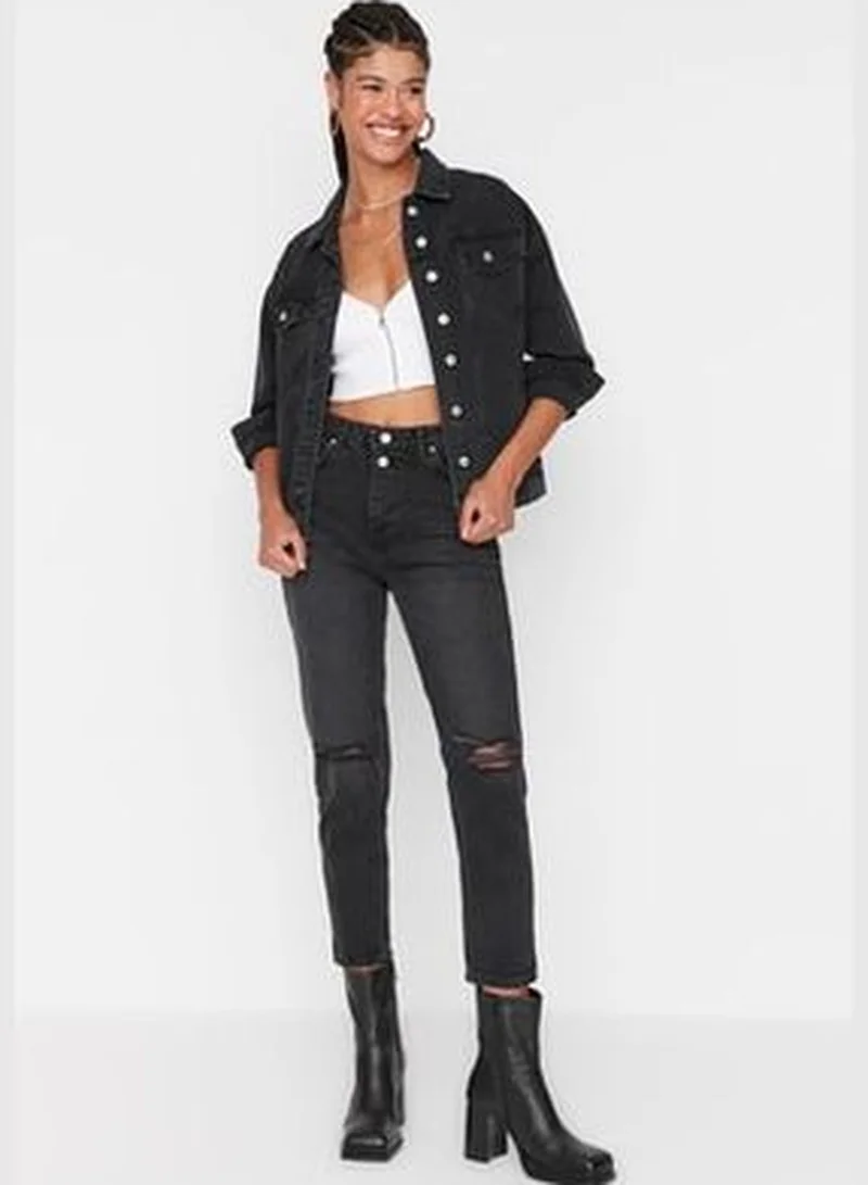 trendyol Ripped Black High Waist Mom Jeans with Double Buttons TWOSS22JE00087
