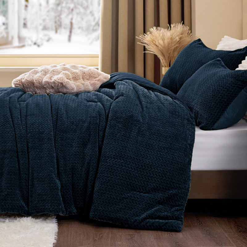 ChiXpace Flannel Fleece Queen Comforter Set - Furry Navy Blue Leaves Pattern Faux Fur Bed Set, Winter Ultra Soft Fuzzy Comfort Set, Velvet Bedding Set for Bed with 2 Pillow Cases - Image 1