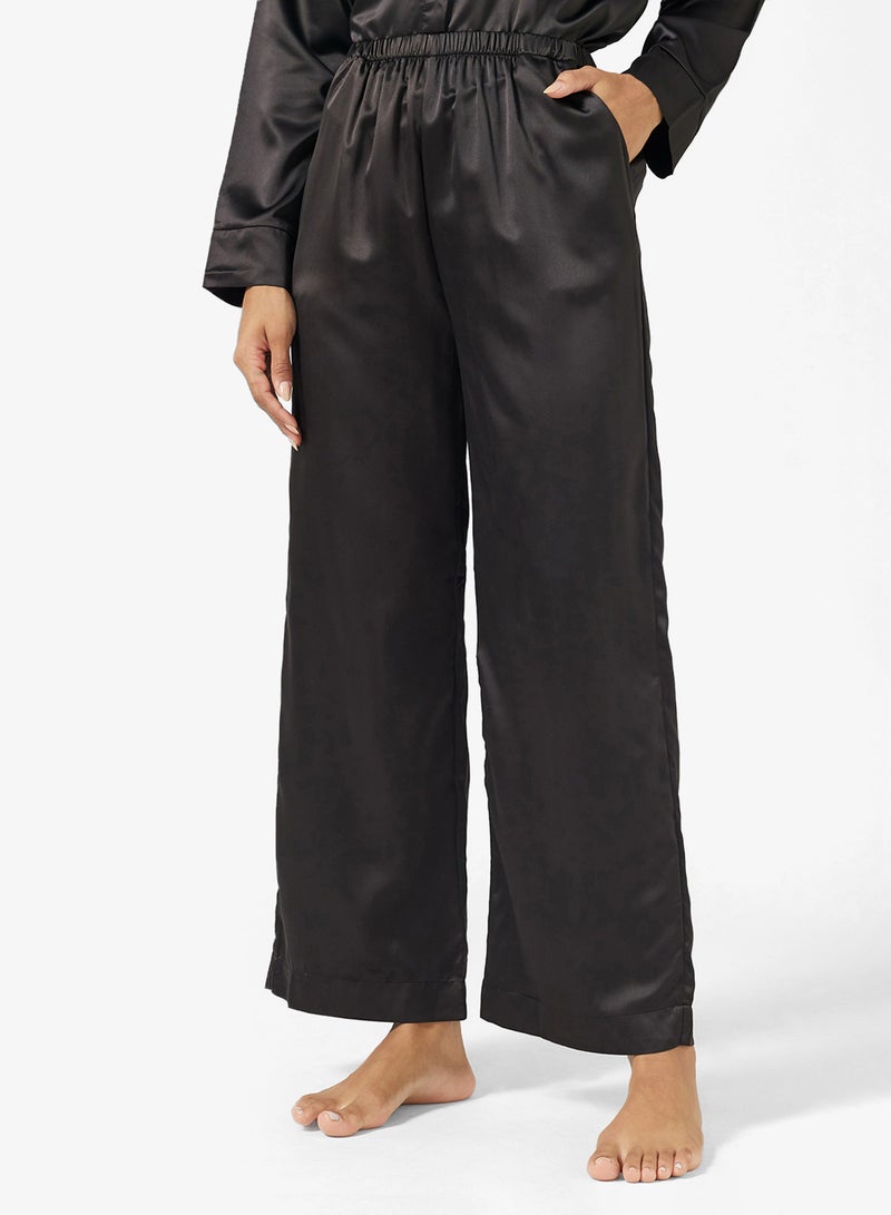 جينجر طقم بيجامة ساتان بأزرار بقصة مريحة - Image 3