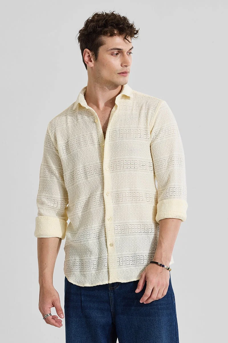 سنيتش قميص بقصة ضيقة بنسيج كريمي