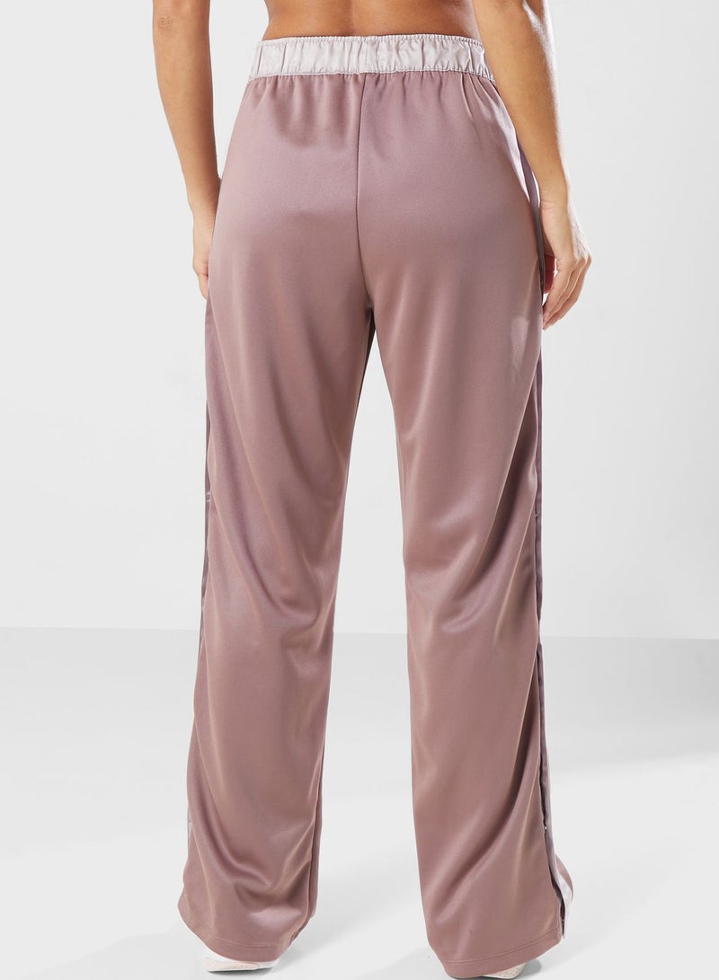 نايكي بنطال بريك أواي بخصر متوسط الارتفاع من نايكي سبورتسوير - Image 2