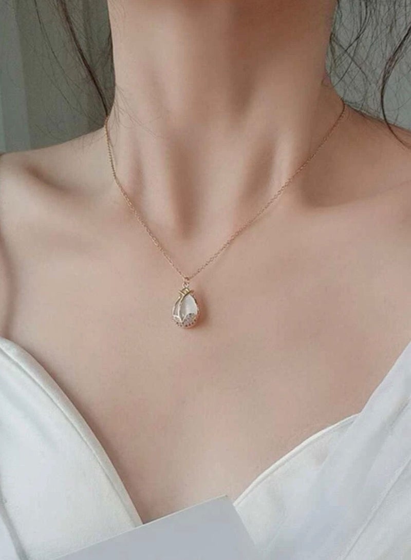 نون-شى سلسال مطلي باللون الذهبي عيار 18 مزين بتعليقة من حجر الراين مرصعة بالزركون - Image 1