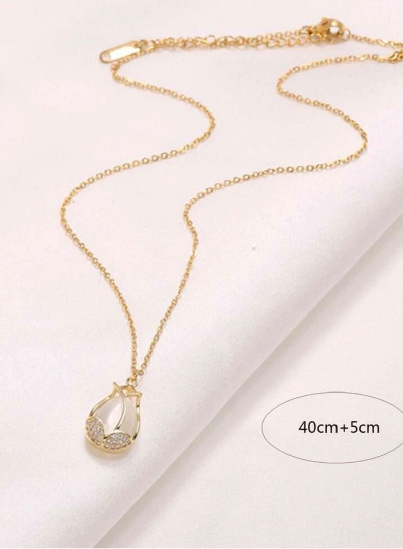 نون-شى سلسال مطلي باللون الذهبي عيار 18 مزين بتعليقة من حجر الراين مرصعة بالزركون - Image 5