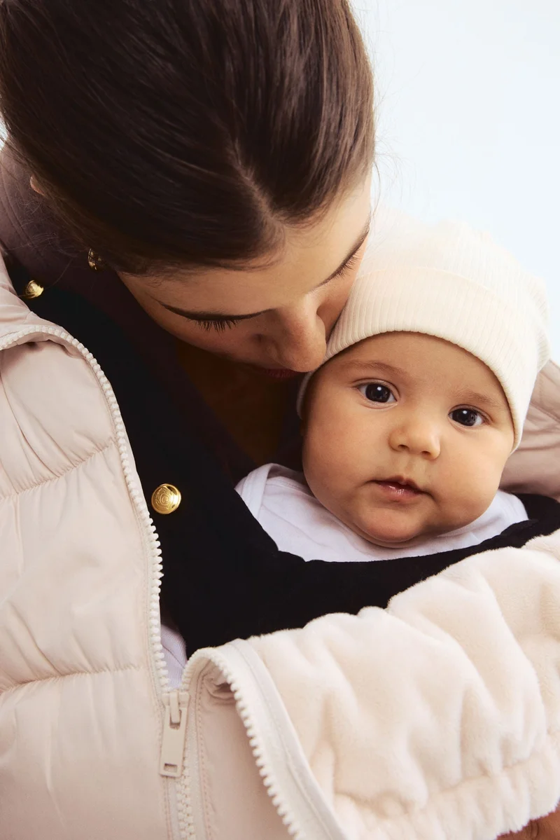 H&M MAMA Before &amp; After Babywearing puffer gilet