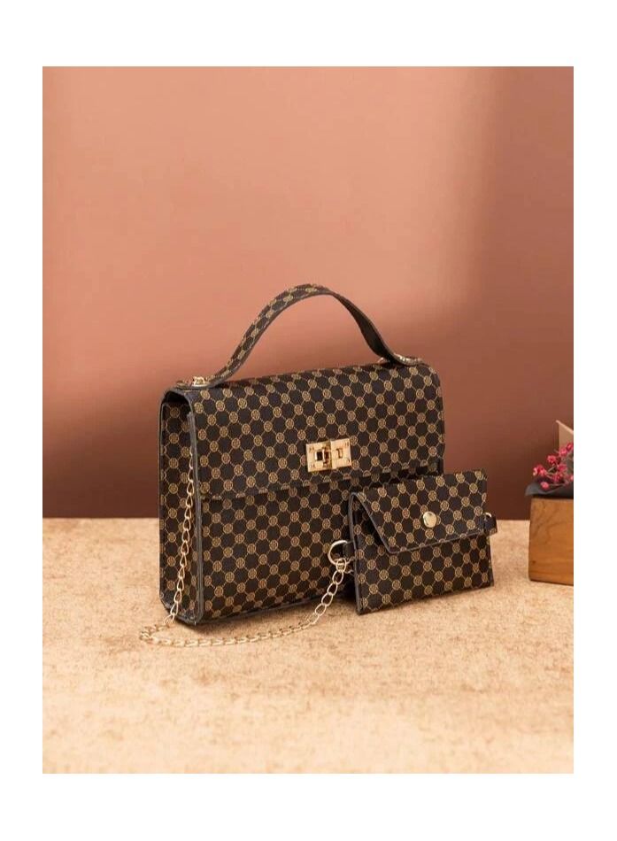 Chain strap shoulder bag with small pouch  - Image 4