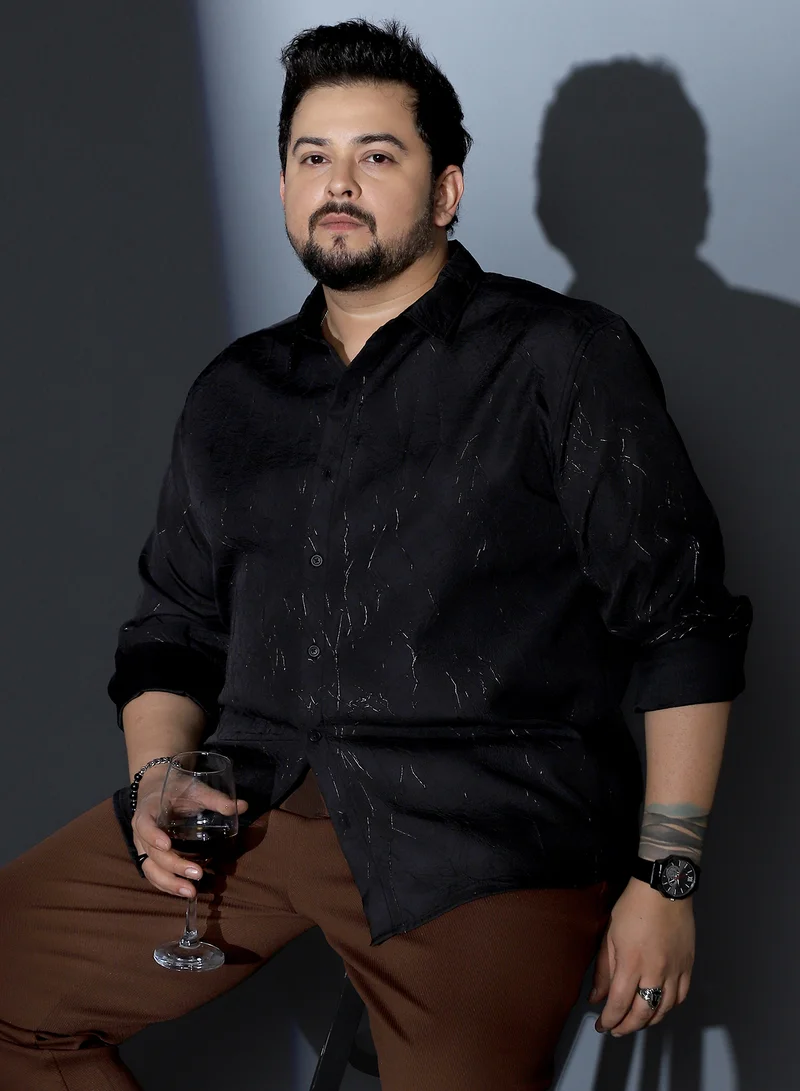 Instafab Plus Instafab Plus Men Metallic-Crushed Textured Shirt | Spread Collar , Long Cuffed Sleeves | Button Closure , Curved Hem | Abstract Print Textured | Woven Fabric For Party & Evening Wear | Onyx Black
