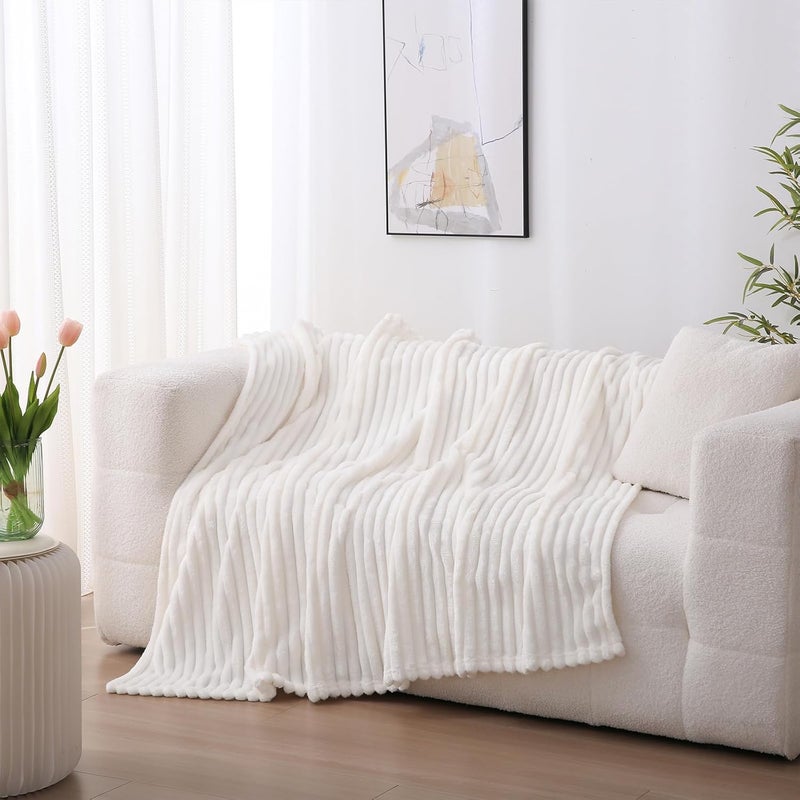 Linecooo بطانية من الصوف باللون الأبيض، مقاس 50” × 70”， مناسبة للأريكة أو السرير، ناعمة جدًا ومريحة، مصنوعة من القطن الميكروفيبر مع تصميم خطوط، خفيفة الوزن، مناسبة للبالغين والنساء والفتيات. - Image 1