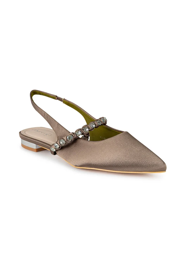 فينتشي صنادل نسائية بحزام كاحل مدبب بكعب منخفض