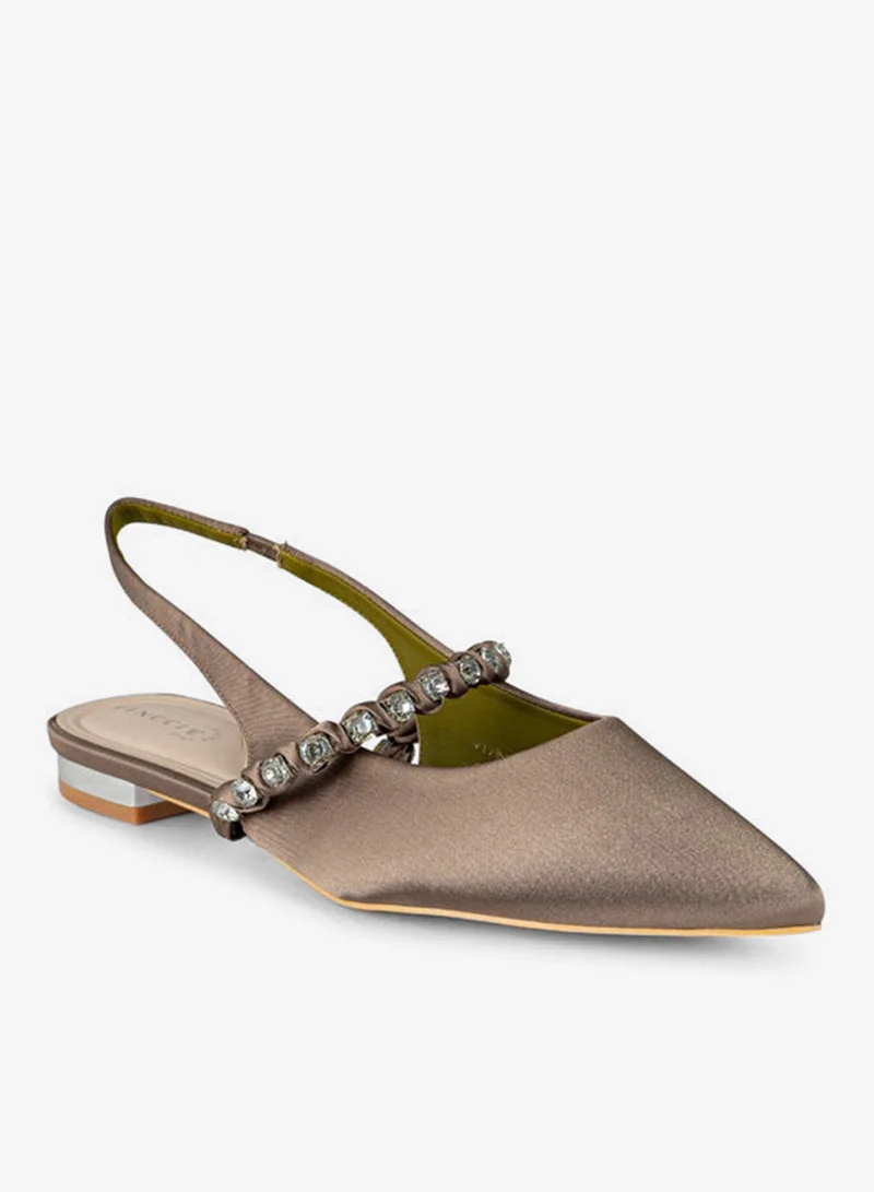 فينتشي صنادل نسائية بحزام كاحل مدبب بكعب منخفض