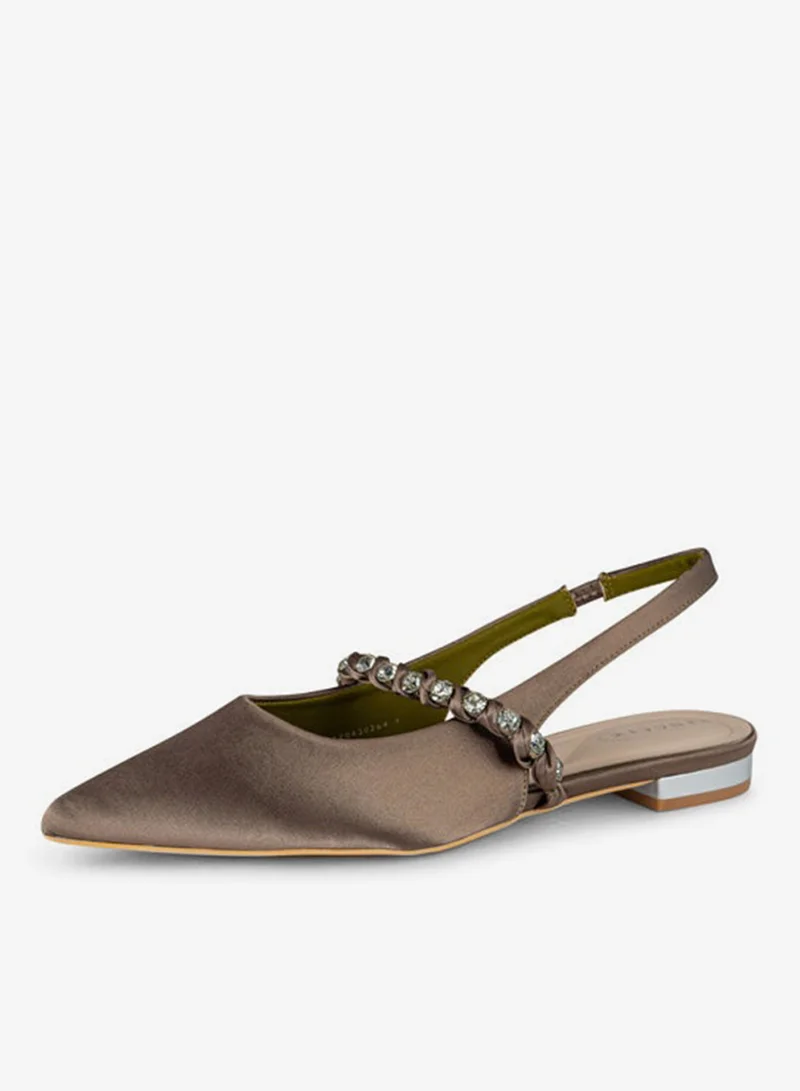 فينتشي صنادل نسائية بحزام كاحل مدبب بكعب منخفض