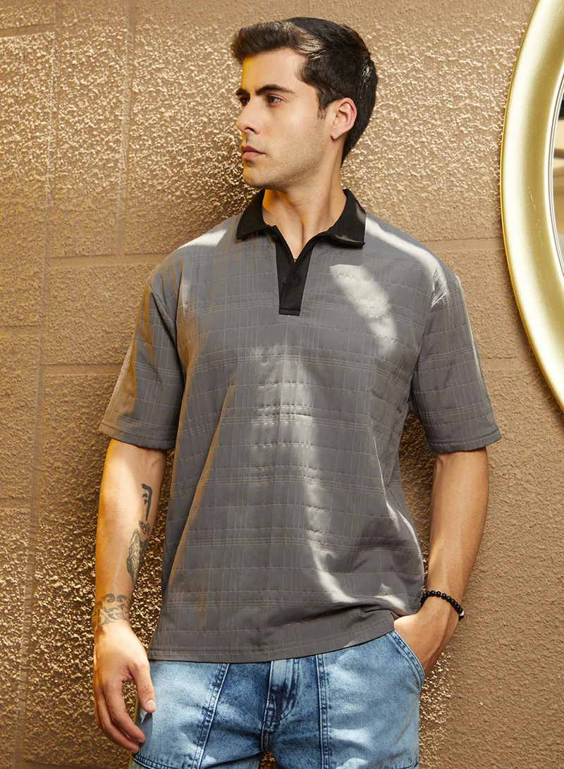 Campus Sutra Campus Sutra Men's Moon Grey & Onyx Black Contrast Grid Polo T-Shirt For Casual Wear | Polo Neck | Short Cuffed Sleeves | Half-Button Closure | T-Shirt Crafted With Comfort Fit For Everyday Wear