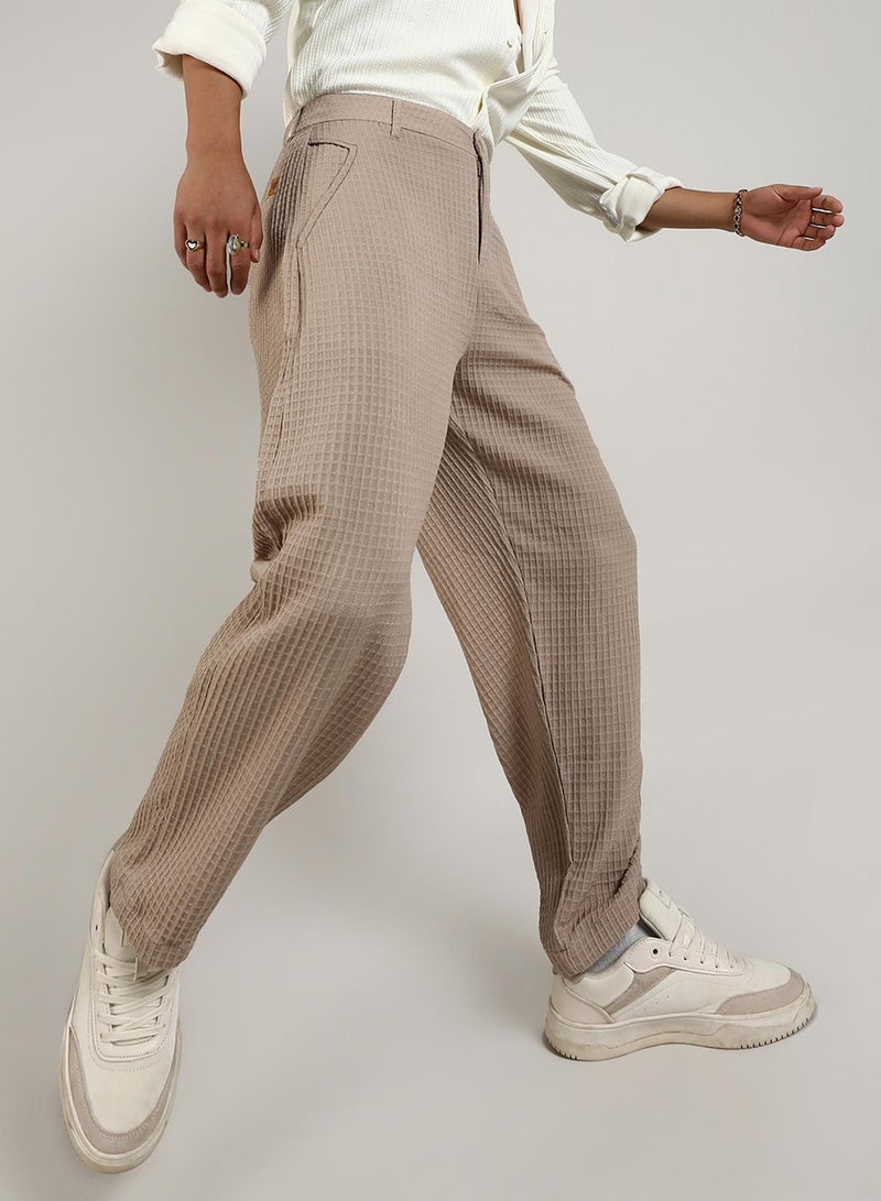Campus Sutra Campus Sutra Men's Beige Textured Graph Check Trousers For Casual Wear | Tailored Fit | Mid-Rise | Button Closure | Trousers Crafted With Comfort Fit For Everyday Wear - Image 1