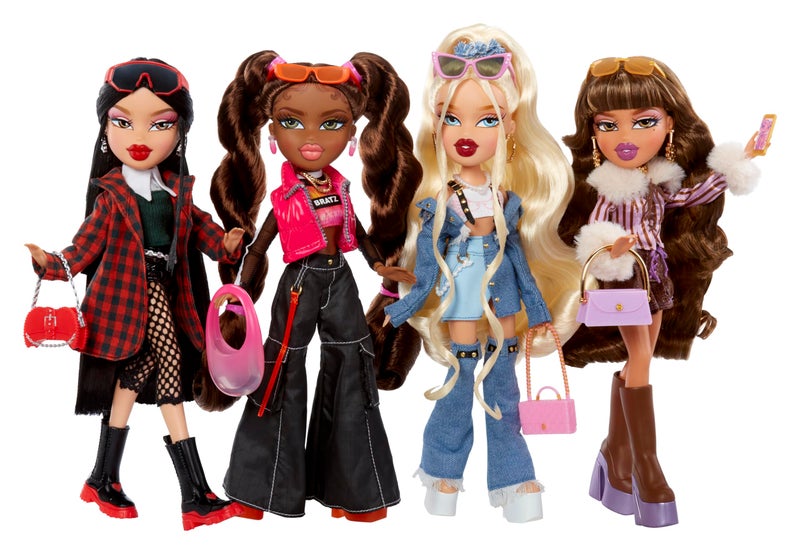 BRATZ Alwayz Bratz Cloe Fashion Doll with 10 Accessories and Poster - Image 4