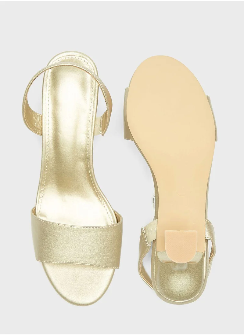 شو اكسبرس Open Toe Sandals