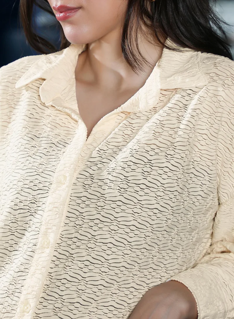 Pinacolada  Women's Off-White Dunes-Tactile Oversized Shirt | نساء | أكمام طويلة | سادة | طوق منتشر | كاجوال كبير الحجم | قميص for Women | Best Price UAE