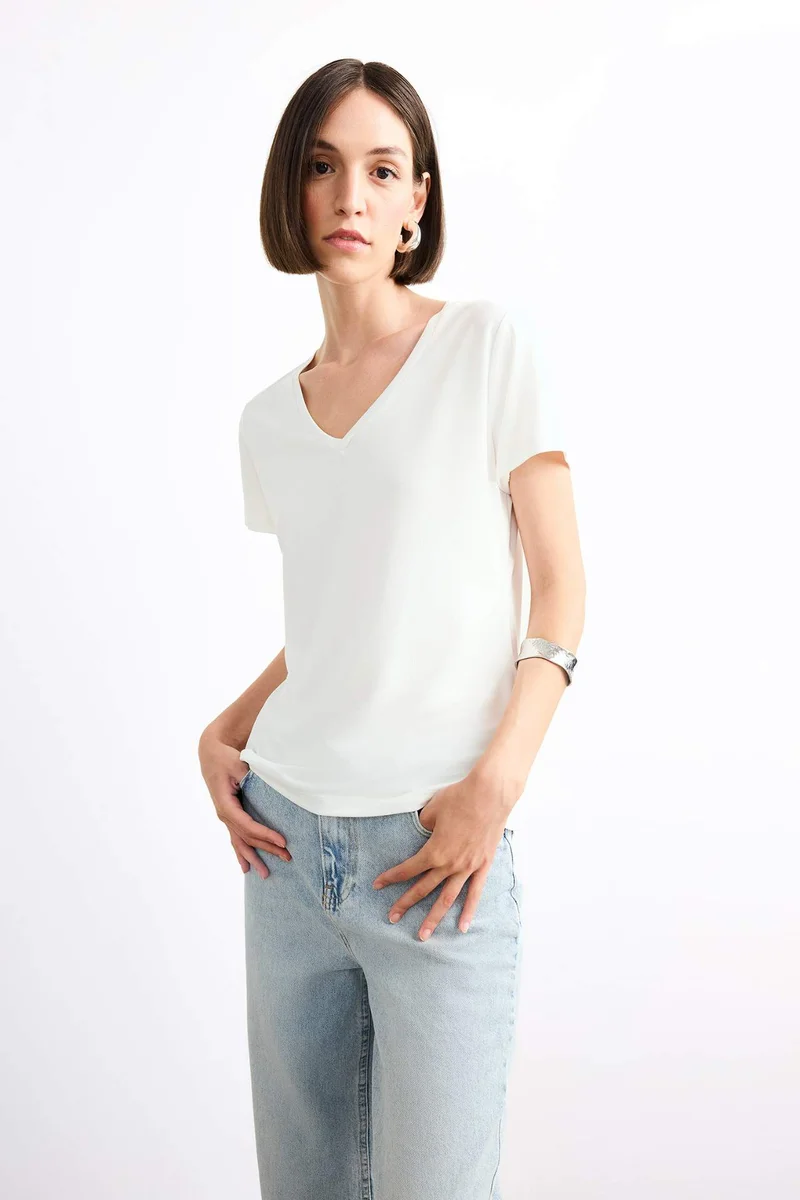 ديفاكتو V-Neck Modal Short Sleeve T-Shirt