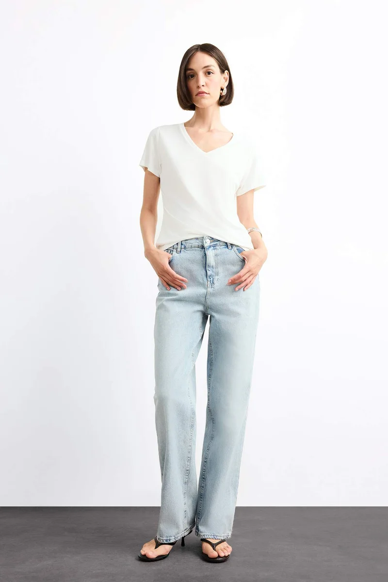 ديفاكتو V-Neck Modal Short Sleeve T-Shirt
